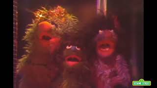 Sesame Street- Grovers Abcs Disco With Sesamstraße Version Music