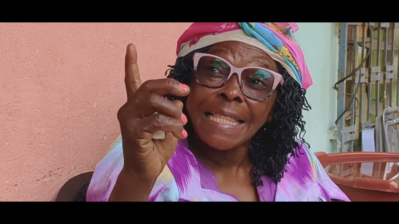 Les dégagements de Mama Monica : Le call box (film africain)