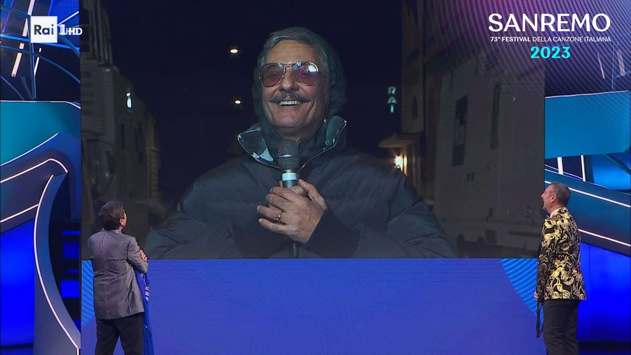 Sanremo 2023 - Fiorello e la gag con Amadeus - YouTube