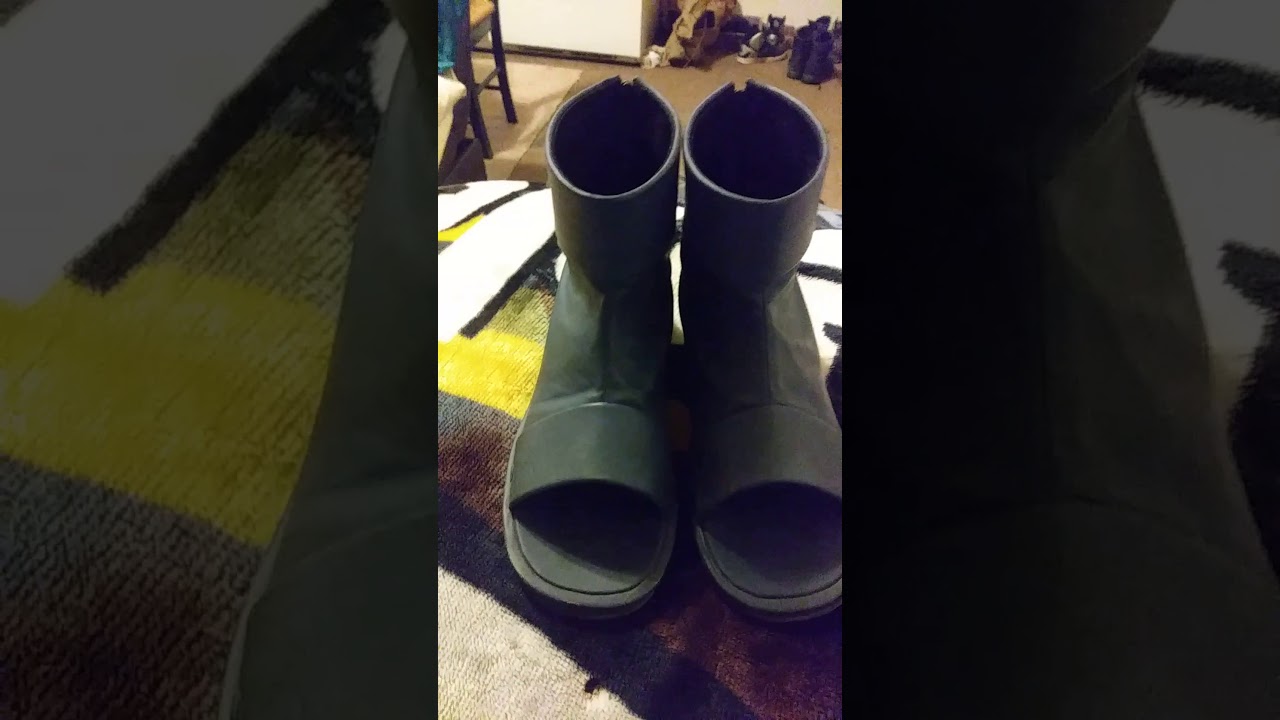 Naruto Showing The Difference Between Amazon's Akatsuki Shoes To Cosplay Pack Akatsuki Shoes