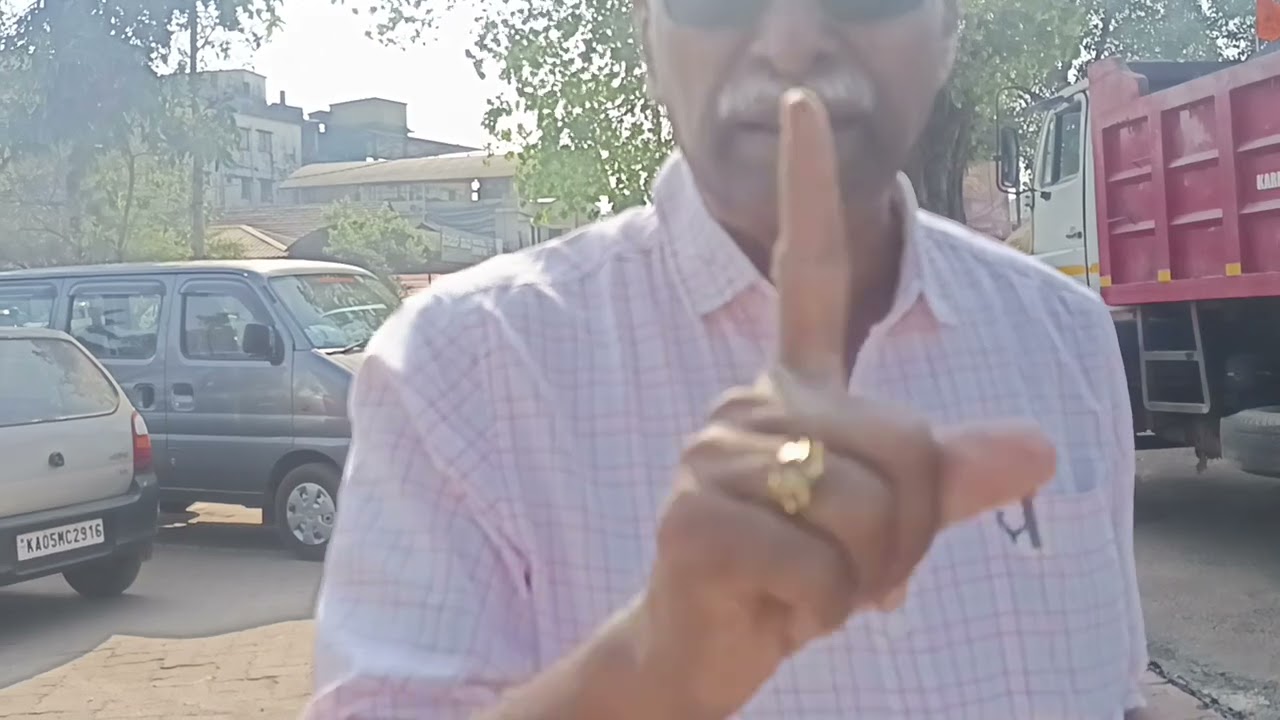  ದಕ್ಷಿಣ ಕನ್ನಡ ಜಿಲ್ಲೆಯ ಹೆಬ್ಬಾಗಿಲು ಉಪ್ಪಿನಂಗಡಿ ಶ್ರೀ ಸಹಸ್ರಲಿಂಗೇಶ್ವರ ದೇವಸ್ಥಾನದ ಆವರಣದಲ್ಲಿ ಡಾಮರಿ ಕಾರಣ. 