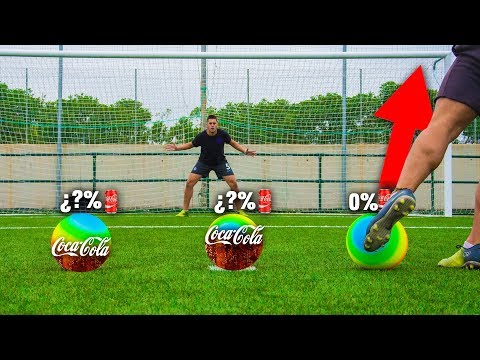 PENALTI SORPRESA *LLENAMOS el BALÓN de COCA-COLA* ¡Retos de Fútbol!