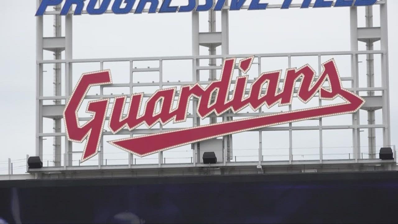 Yankees fans pelt Cleveland outfielders with debris after comeback win