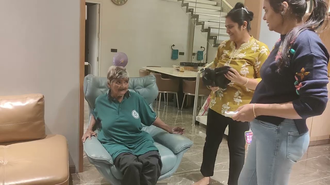 દક્ષા બા એ લીધી હેતલ બેન ના ઘર ની મુલાકાત 💐|Jalpa Patel Sathi Seva Group Rajkot 