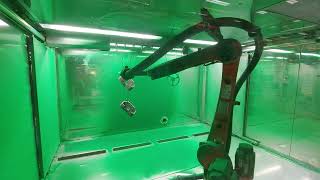 Automatic powder coating system with AI-controlled KUKA robot