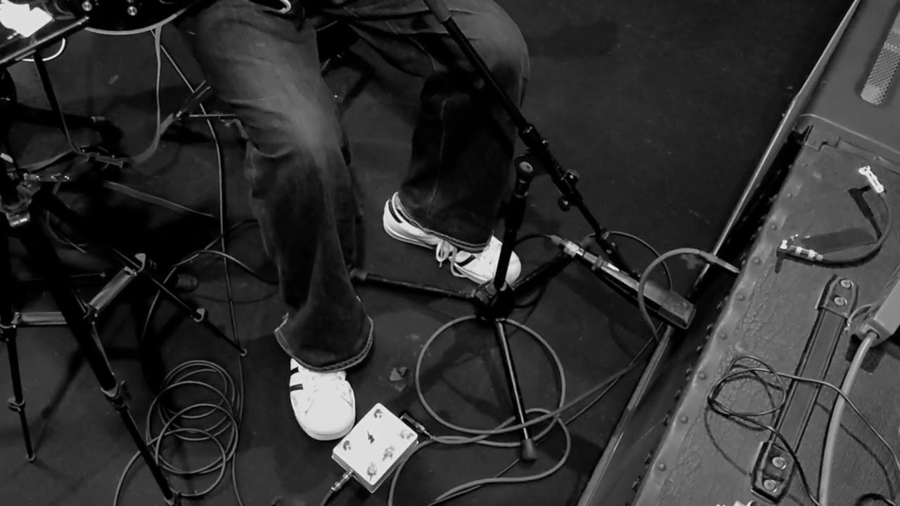 Buzz the Fuzz - all about Tone Bender: Buzz The Fuzz 