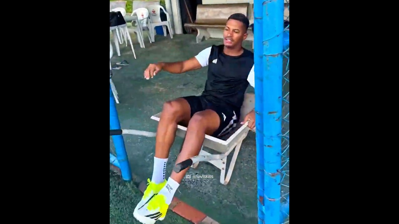 Even the cameraman was confused 😵‍💫