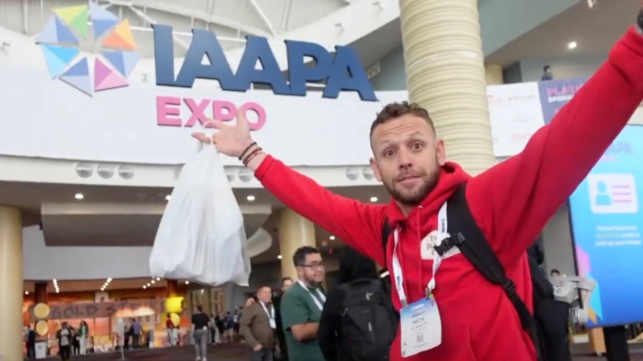 Удивительный визит на конференцию IAAPA Bounce House