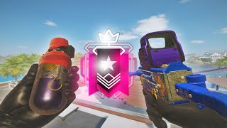 How a CHAMP plays Smoke - Rainbow Six Siege