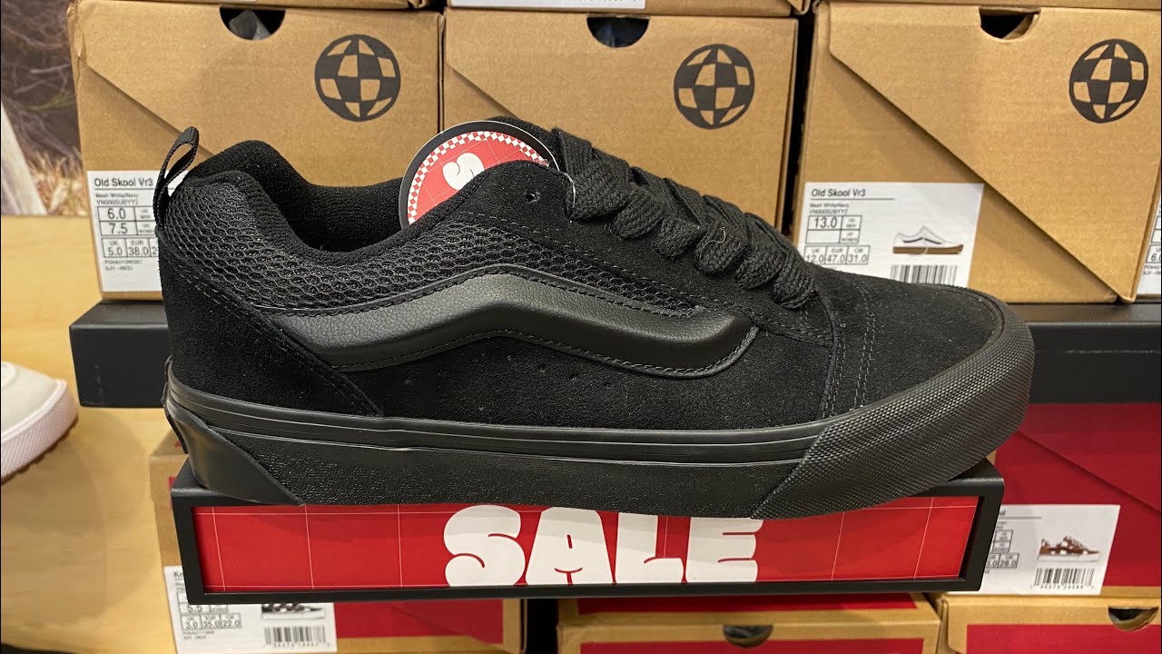 VANS KNU SKOOL (Black/Black) - VN0009QCBKA - YouTube