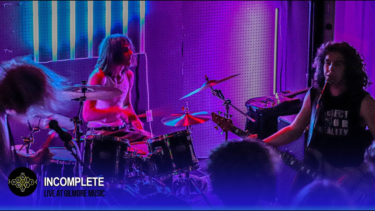 HONEYBEE Performs Their Original INCOMPLETE Live At Gilmore Music In honeybee-performs-their-original-incomplete-live-at-gilmore-music-in