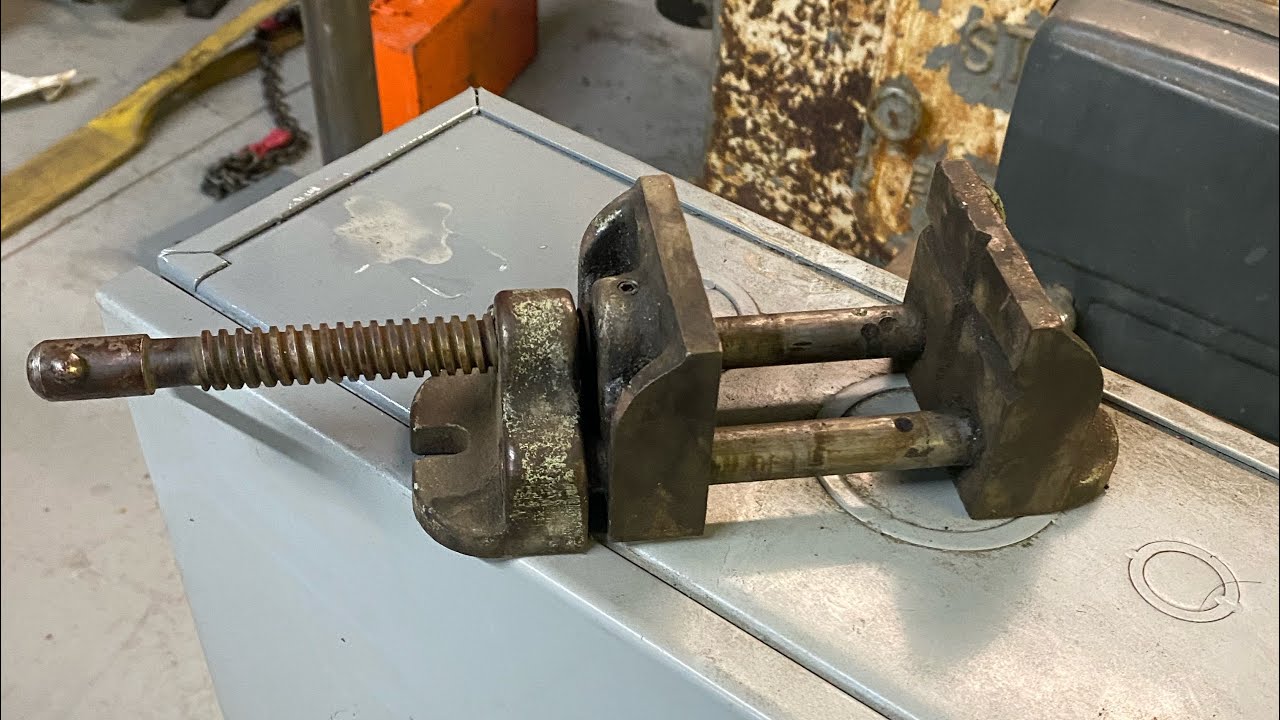 Getting a small vise ready for paint and some minor repairs YouTube
