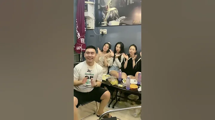 越南美女如云，身材是一个比一个好😂【响哥与小花中越夫妻】#越南生活 #越南美女 #记录真实生活 #生活 - 天天要闻