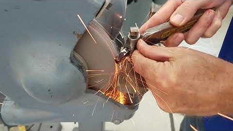 VIDEO 9: NUT GAGE: READY FOR THREADS: GRINDING THE THREADING TOOL