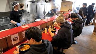 開店→即満席！チャーシュー肉増し特製ラーメンとニンニクめしで極まる最強家系ラーメン屋