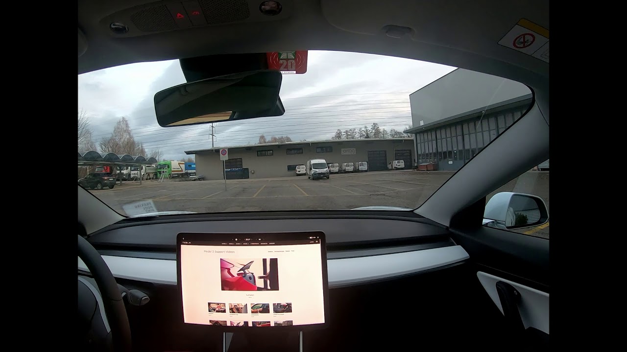 Ladeweile? Gibt's nicht! Netflix, Youtube, Caraoke, Games im Tesla Model 3