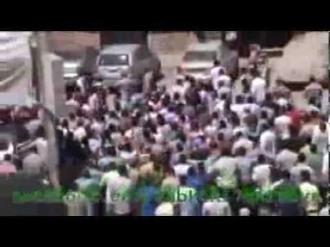 افراد الامن يصطحبون مدير الامن بالمنيا في مسيرة مرددين الحرامي اهو