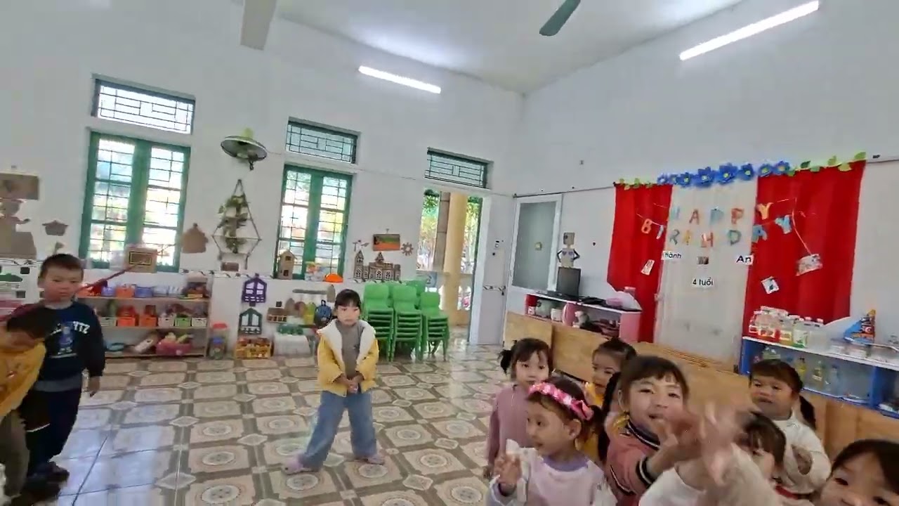 Trò chơi: Bóng chuyền. Lớp C4- Trường mầm non Giao Tân