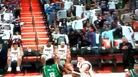 NBA 2K11: LeBron Block and Dunk