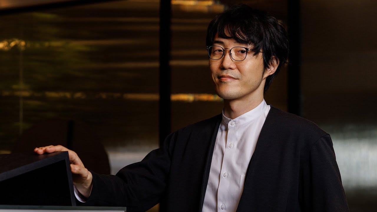 Salone del Mobile 2023 | Glas Italia - Nendo presents Drift, the new collection of glass shelves