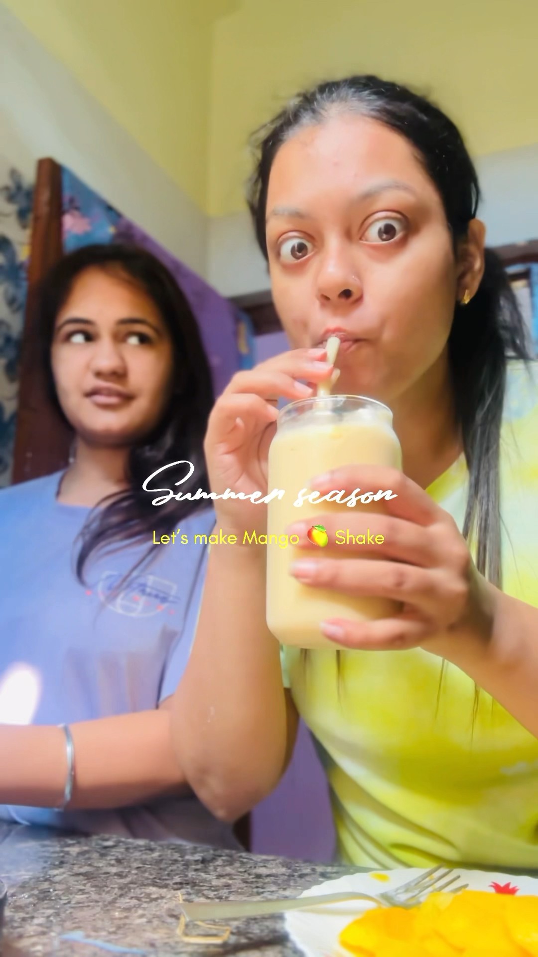 Mango Shake banaye?Only 3 ingredients required👀#mangoshake #mangorecipe ...