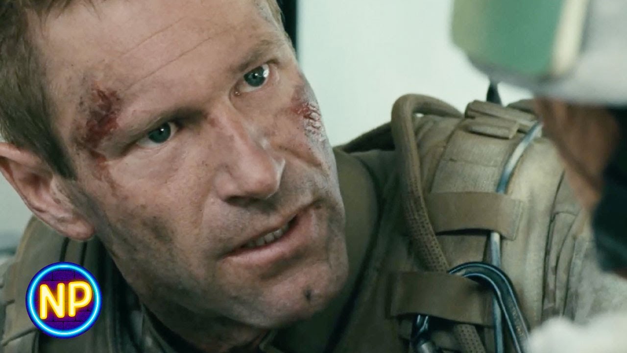 ⁣The Team Blows Up an Alien Ship | Battle Los Angeles (2011) | Now Playing