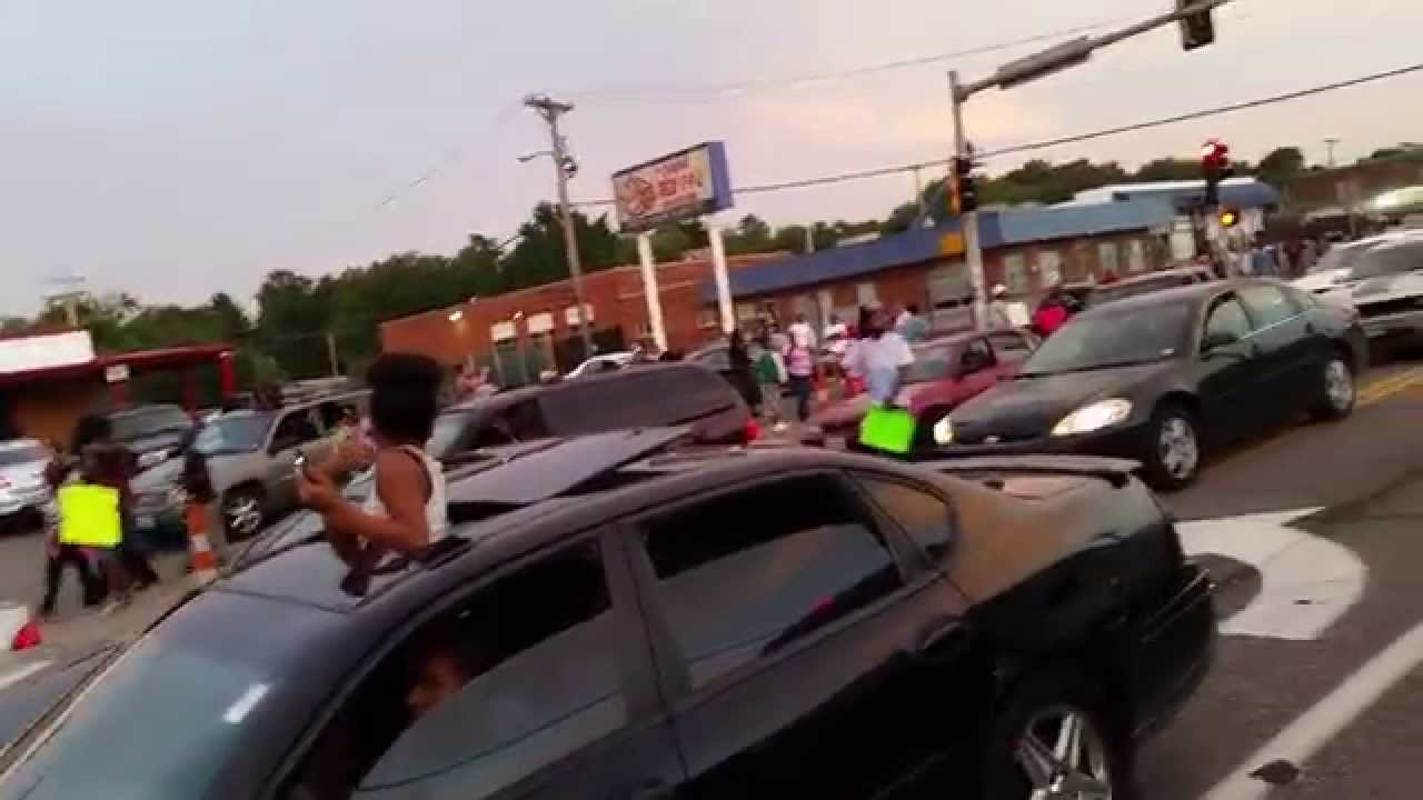Ferguson, MO Protests RAW FOOTAGE Police vs Protestors 8/14/14 7:59 PM CST