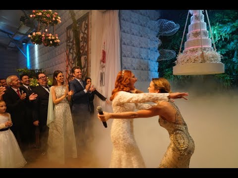 Vídeo: O que o bolo de casamento de Miss Havisham simboliza?