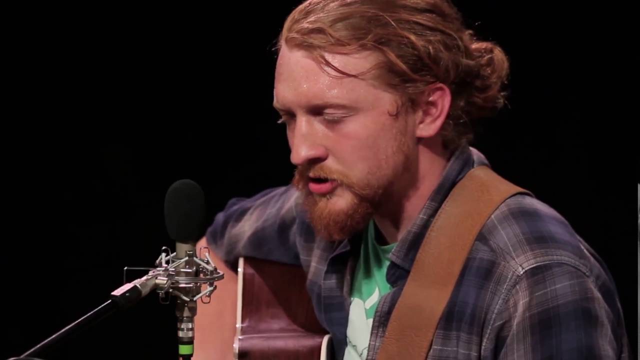 Tyler Childers - A Song While You're Away
