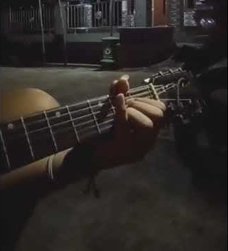 STORY WA GITAR EMAS HANTARAN :(