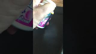 Unboxing of chewing gum from eBay and Amazon with one hand