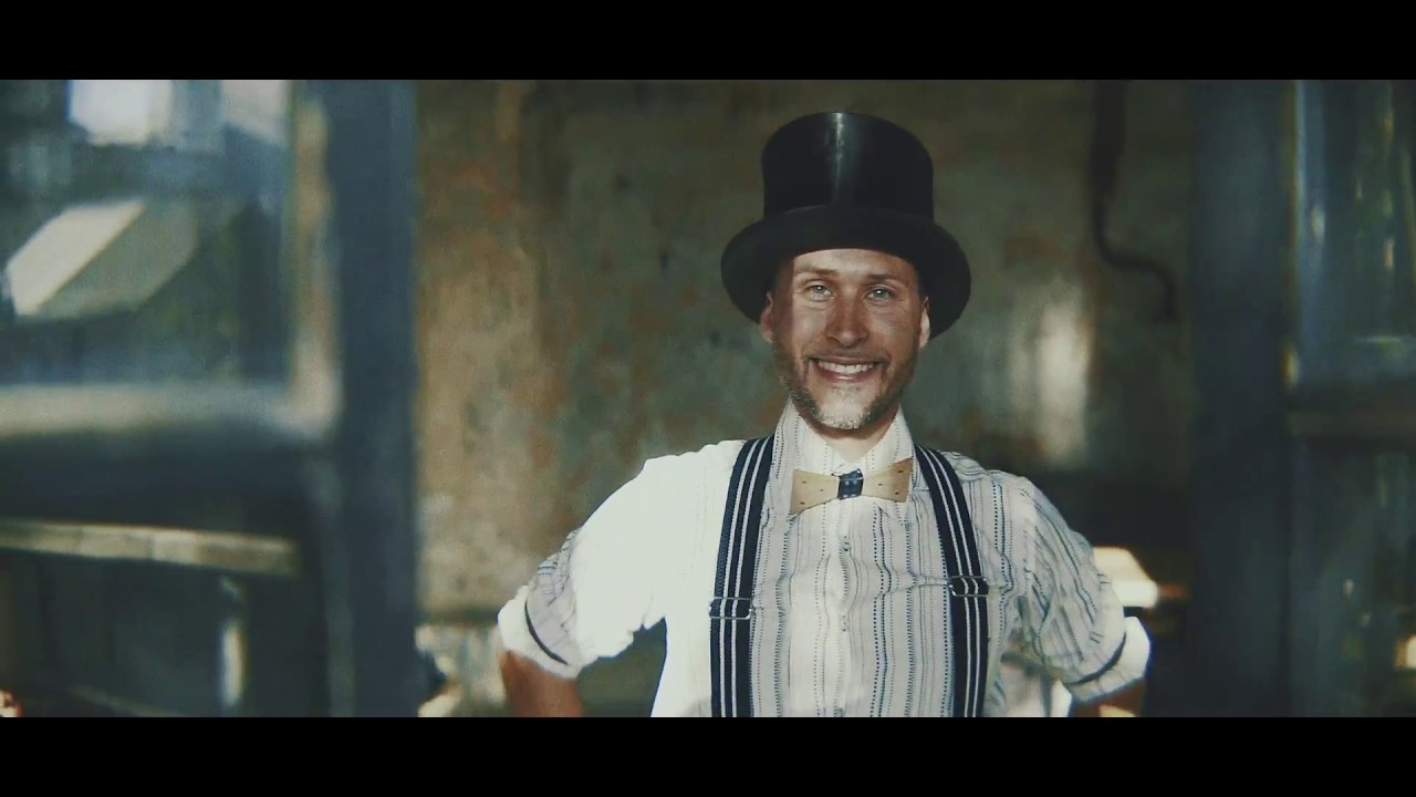 Alexander Rodoman bartender show - YouTube