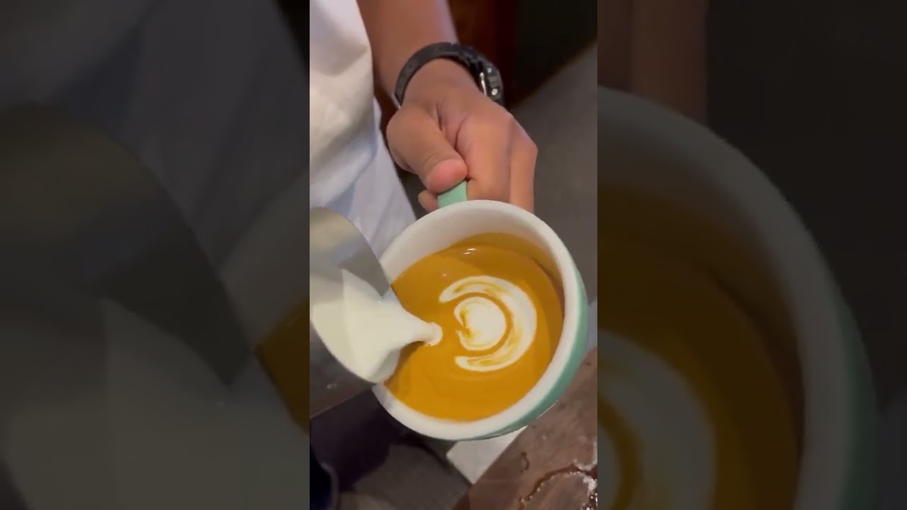 Tulip 🌷 Latte Art | Coffee art [Barista:- @barista_wanchak #baristalife #shorts
