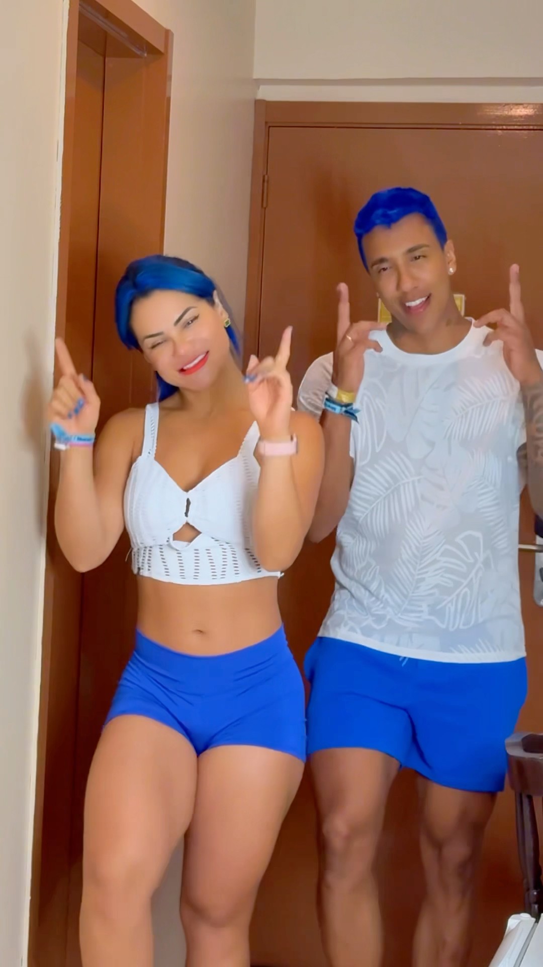 Quem desfilou melhor: Mayca ou Apollo? ?✨ ​⁠@ApolloSant #dance #entretenimento