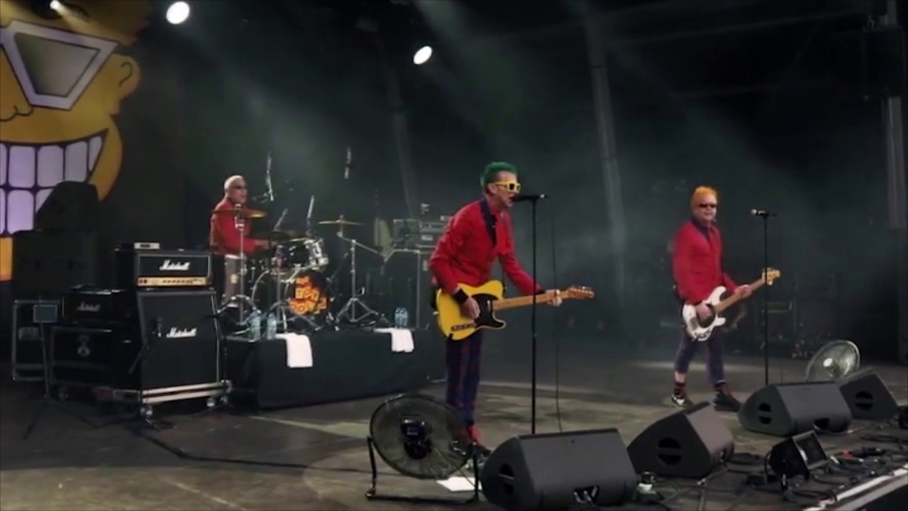THE TOY DOLLS - HELLFEST