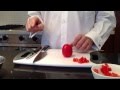 Couper une tomate en ds