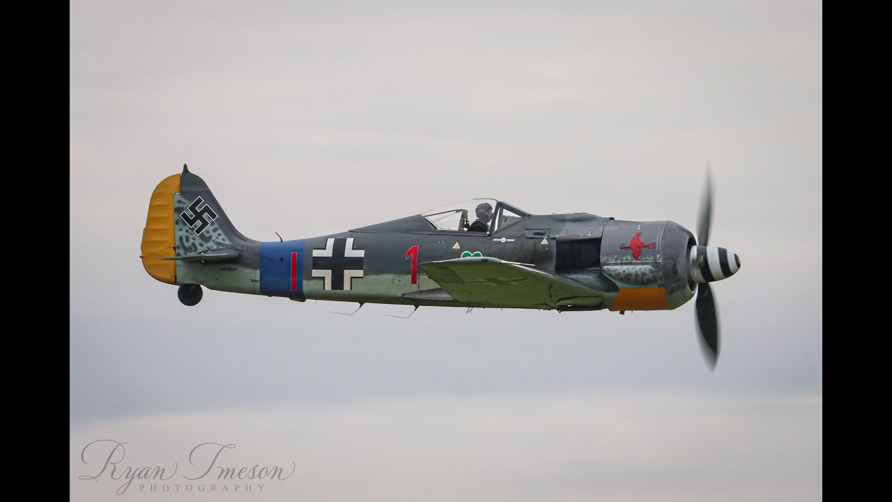 Focke-Wulf Fw190A-8  & 2 Supermarine Spitfires Display Wings Over Illawarra Airshow 2022