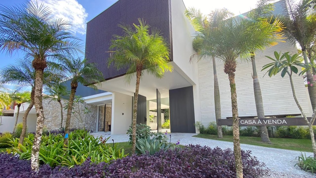 Casa com 8 suítes no módulo 12 da Riviera de São Lourenço