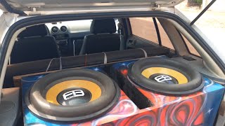 2 SUBWOOFER FB AUDIO DE 15 POLEGADAS TOCANDO RAP COM O PORTA MALAS ABERTO