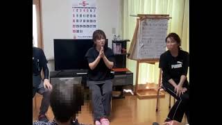 【高齢者向け】簡単に楽しむ!手遊びもしもしかめよ