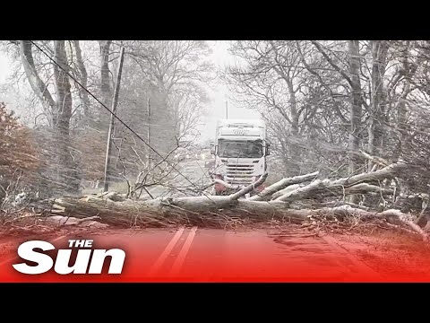 Storm Barra: Extreme weather causes chaos in the UK and Ireland.