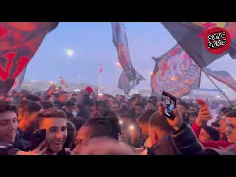جماهير الترجي تستقبل فريقها بكركاج خيالي لدى وصوله إلى مطار تونس قرطاج