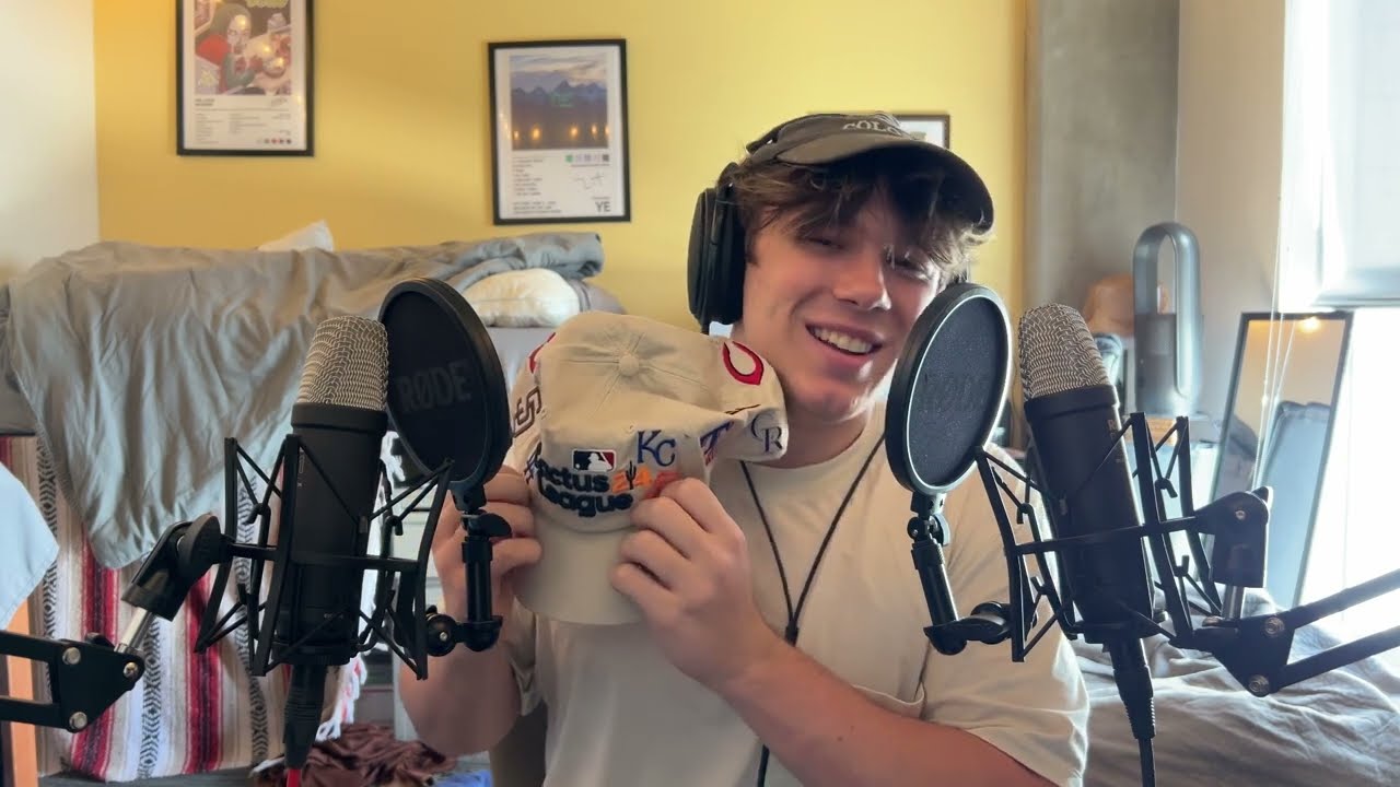 ASMR | Whisper ramble with some sounds (Tapping, ear to ear whisper)