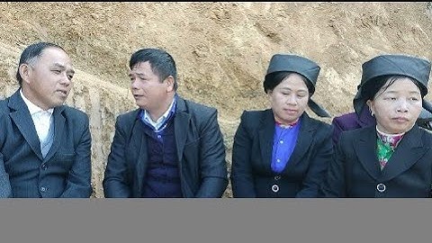 Các anh chị đi ăn cưới ngồi hát sli giao lưu rất hay.