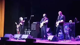 "Game 0f Thrones" - Los Straitjackets (Nick Lowe's Quality Rock and Roll Review) "Game 0f Thrones" - Los Straitjackets (Nick Lowe's Quality Rock and Roll Review)