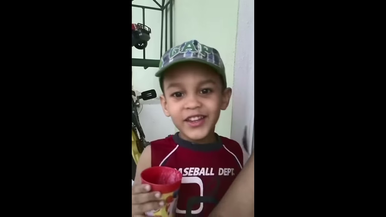 Adrianito el jogurt - YouTube