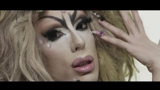 Miniatura de vídeo de "Alaska Thunderfuck - Your Makeup Is Terrible [Official]"