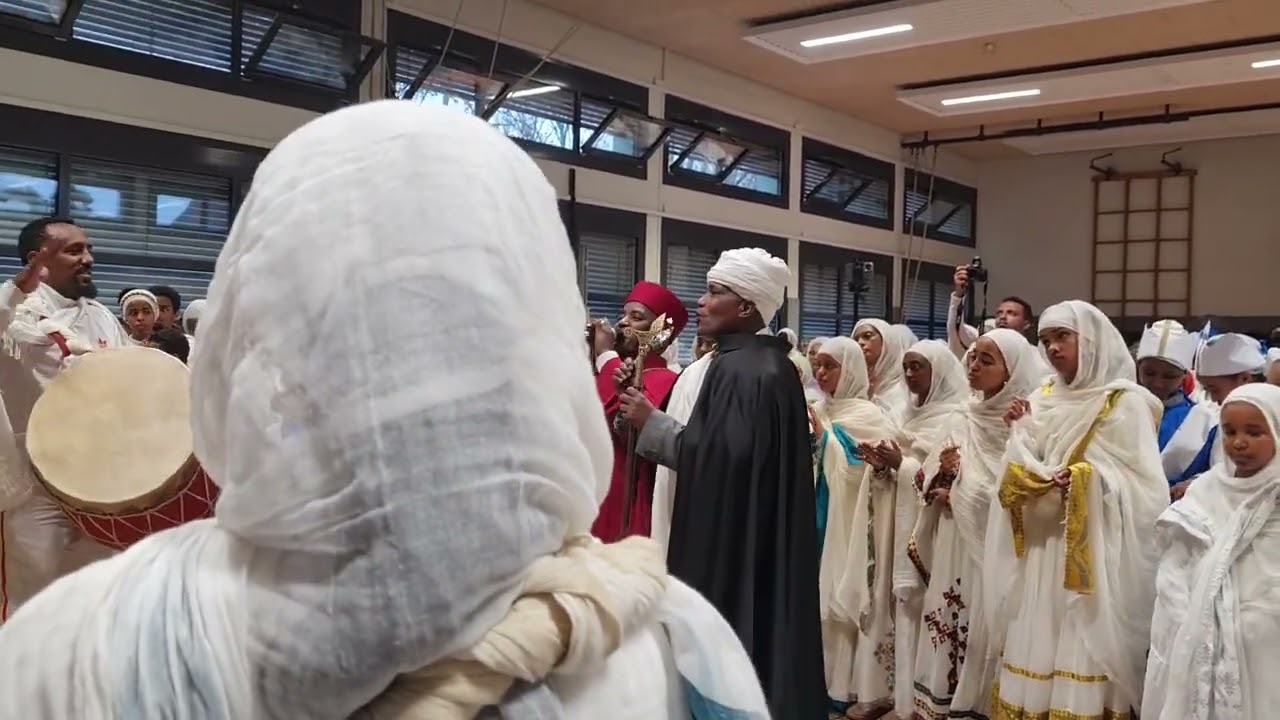 #አቡን በ#ክሮንበርግ_ደብረ ኃይል_ቅድስት_በዓታ_ለማርያም_ወቅዱስ_ዑራኤል _ቅዱስ_ያሬድ_ቤተ_ክርስቲያን ።