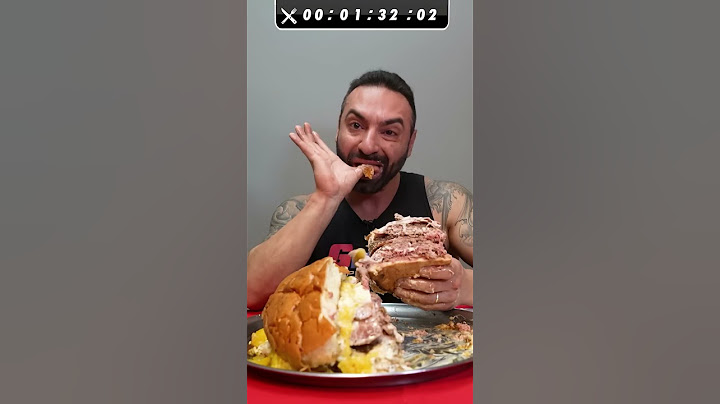 I was CHALLENGED to eat the BIGGEST RACLETTE sandwich in BRAZIL! 🧀🍔 #shorts