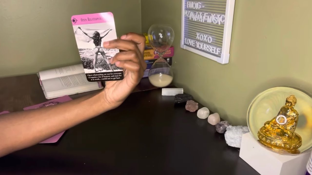 Aquarius ♒️ This person has a open relationship & was just trying to play u but end up falling for u